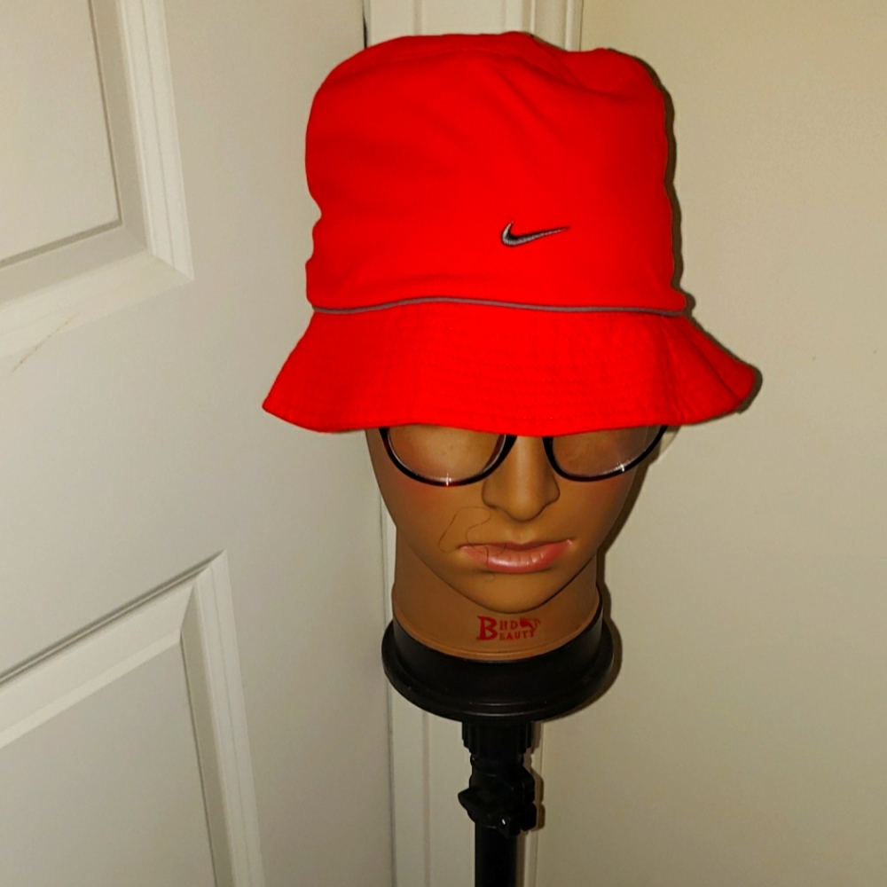 Nike Bucket Hat